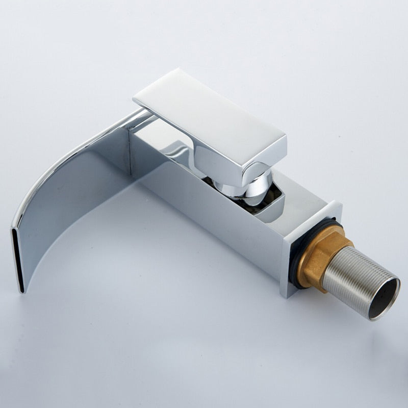 Stilvoller Wasserfall-Wasserhahn – Badarmatur mit luxuriösem Wasserlauf-Aster Selection