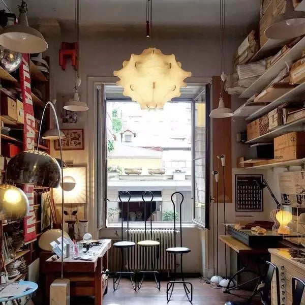 Skulpturale Kokon-Pendelleuchte