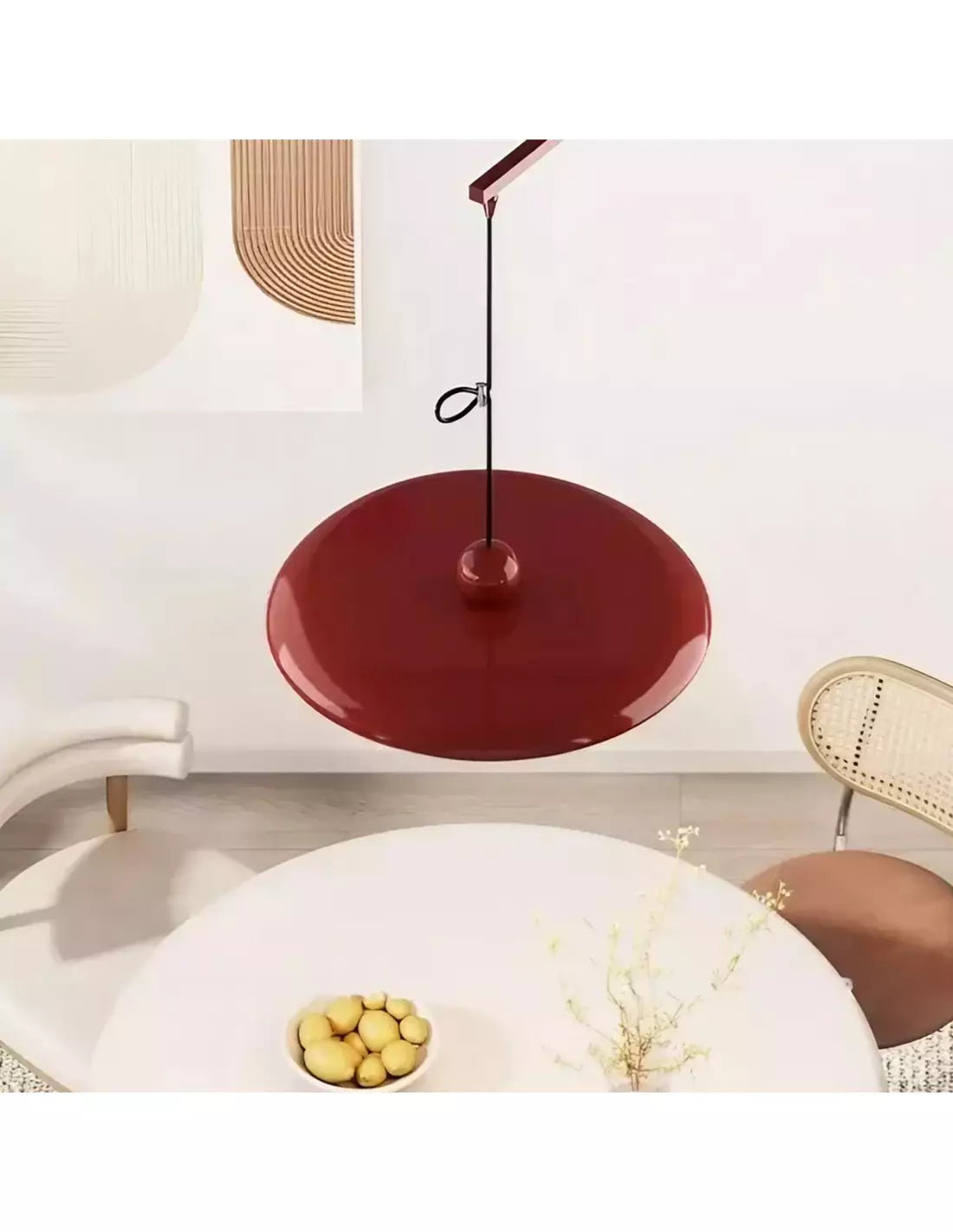 Moderne Pendelleuchte mit schwenkbarem Arm